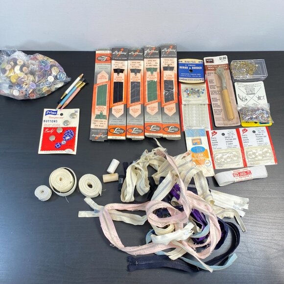 Sewing Tools, Set of 1, Sewing Notions, Zipper, Colorful, Buttons, Washable Pen - Picture 7 of 10